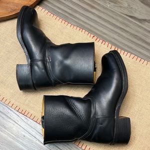 Frye campus short size 9 womens